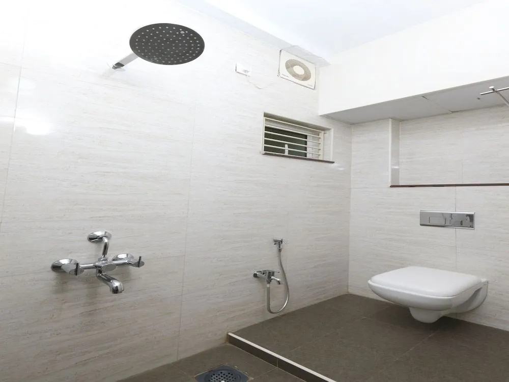 OYO 14934 Kalyani Grand