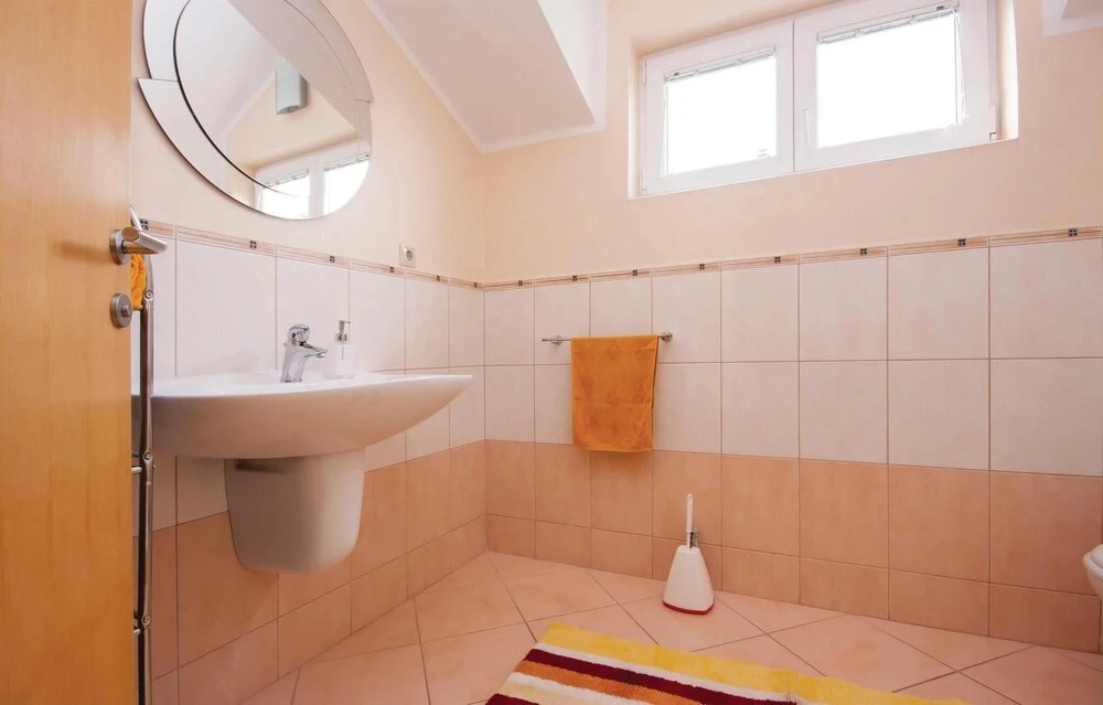 Amazing Home in Vodice With Wifi and 4 Bedrooms