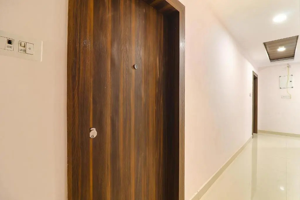 FabHotel Srisai Hill View