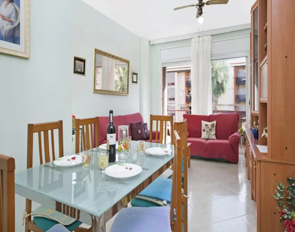 Cozy Apartment, 350m From Beach