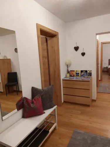 Apart Jakob