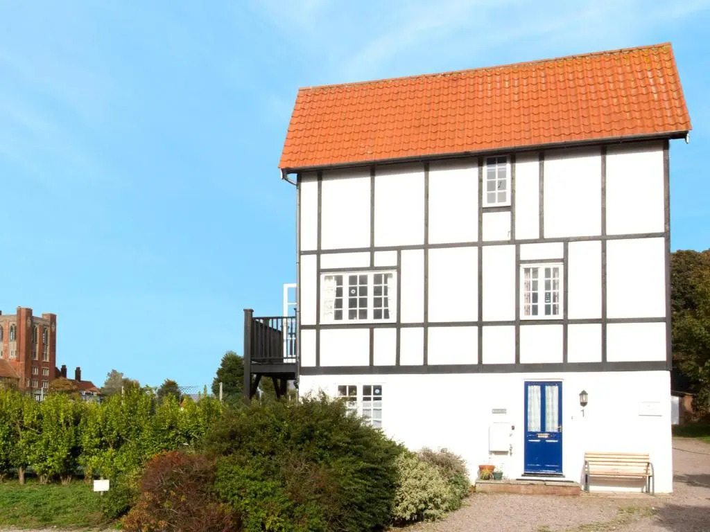1 Bell Lodge, Thorpeness