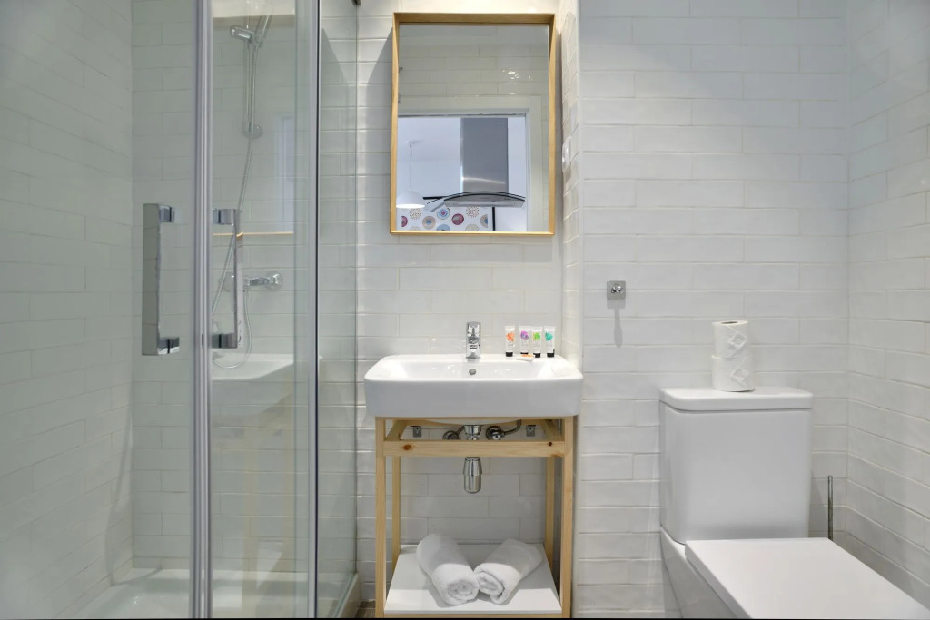 nQn Aparts & Suites Madrid