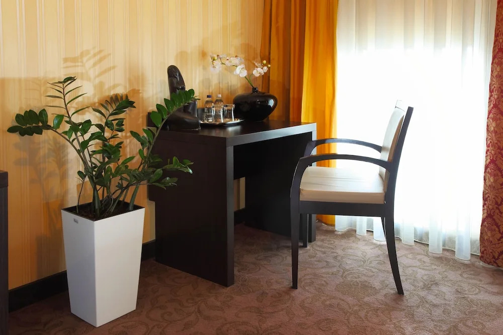 Hotel Iskierka Business & Spa
