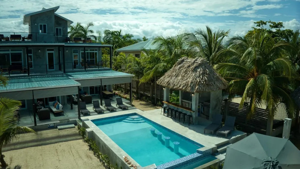 Conmigos 3 Bedroom Condo - Unit 1