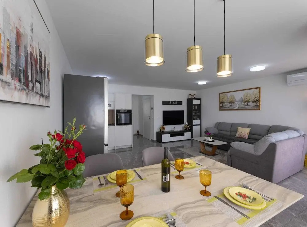 Kastel Stari Sunny Downtown Apartment With Terrace