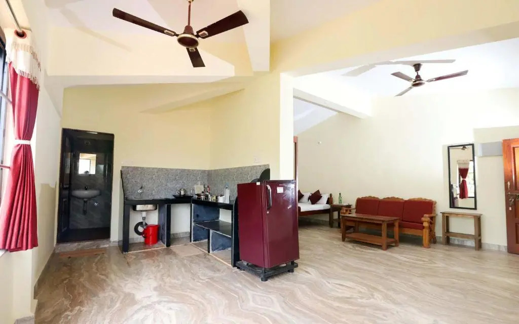 Morjim Sunset Hotel - 300 Meter to Morjim Beach with Pool & Kitchen Apartments