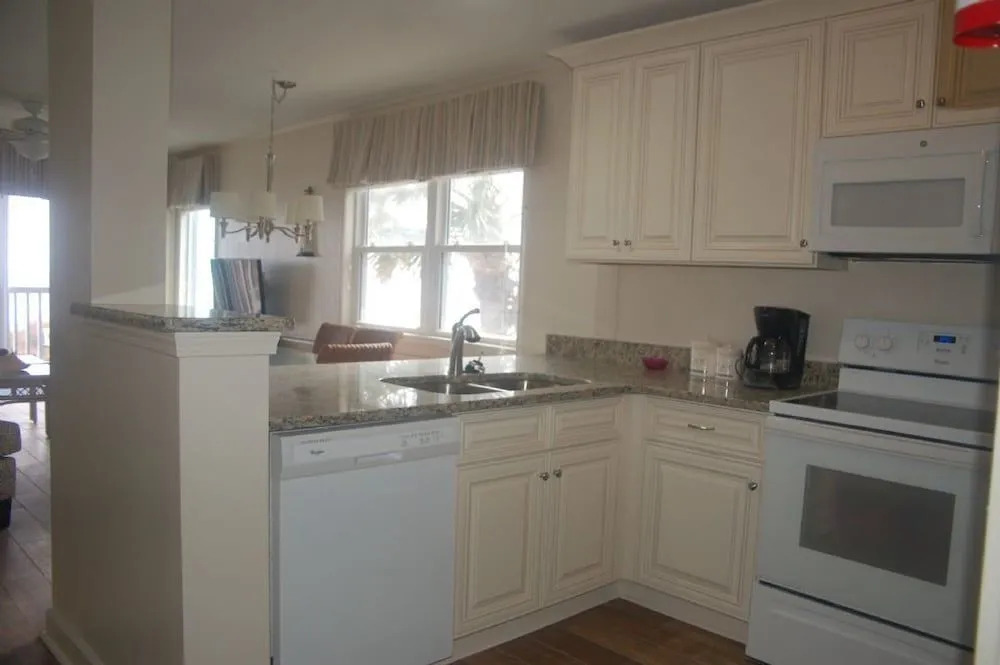 Palmwood Villas, Unit 101 - 2 Br Condo