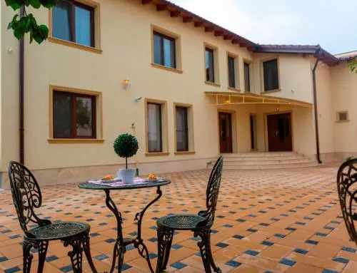 Casa cu Nuc