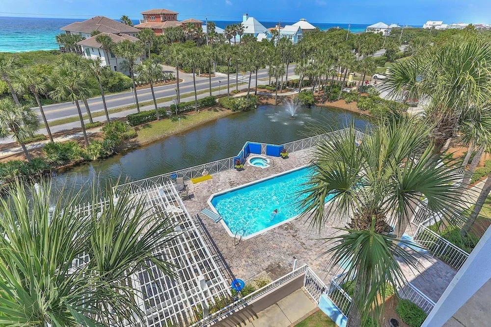Gulf Place Caribbean 311
