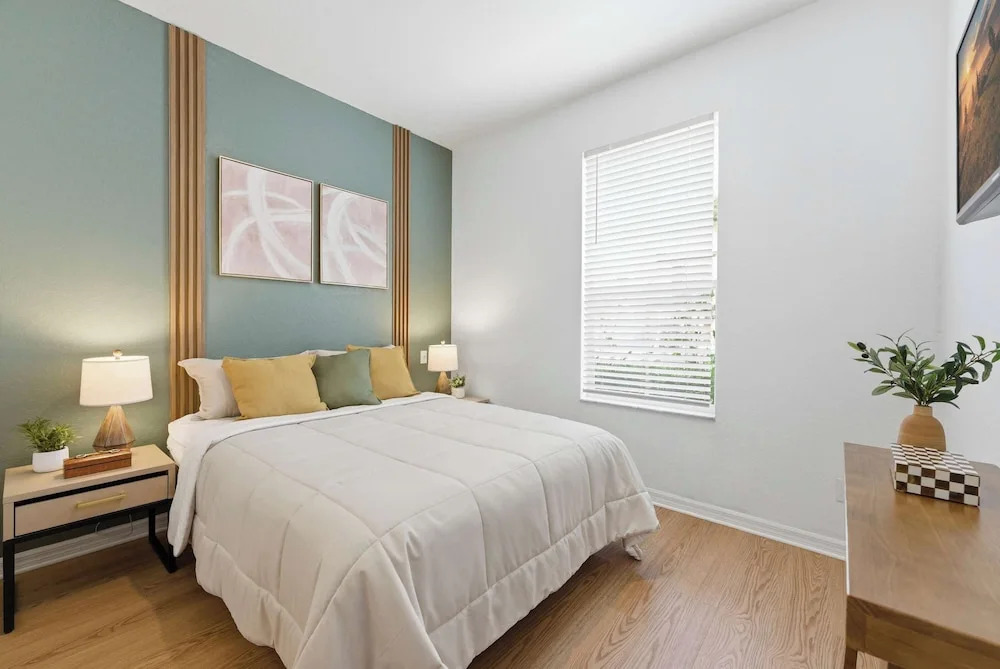 Modern Family 4BR Townhome Near Disney in Orlando