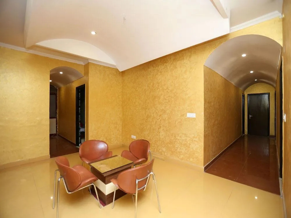 OYO 15525 Signature Inn