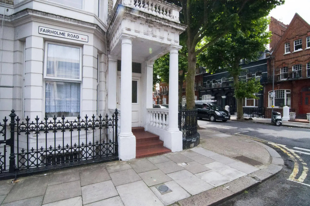 Queen's Club Apartments