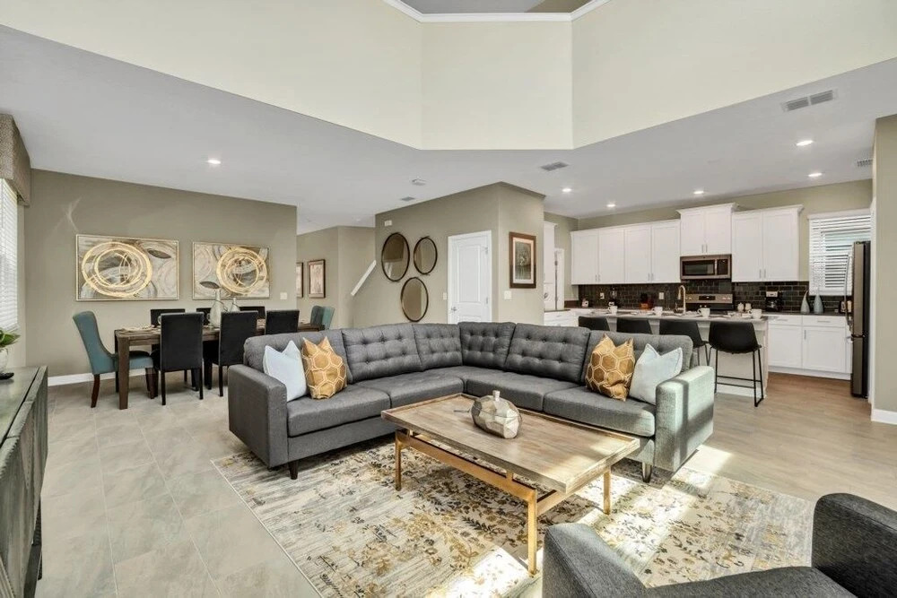 "boutique" Style Home Near Disney! 5 Bedroom Home by RedAwning