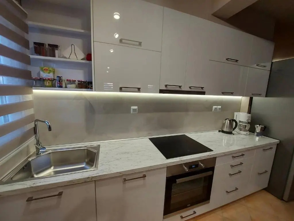 Veria Panorama Luxury Suite with Garden 2