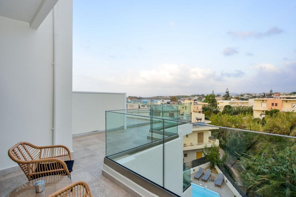 Stylish S&k 'k' Villa 200m From The Beach