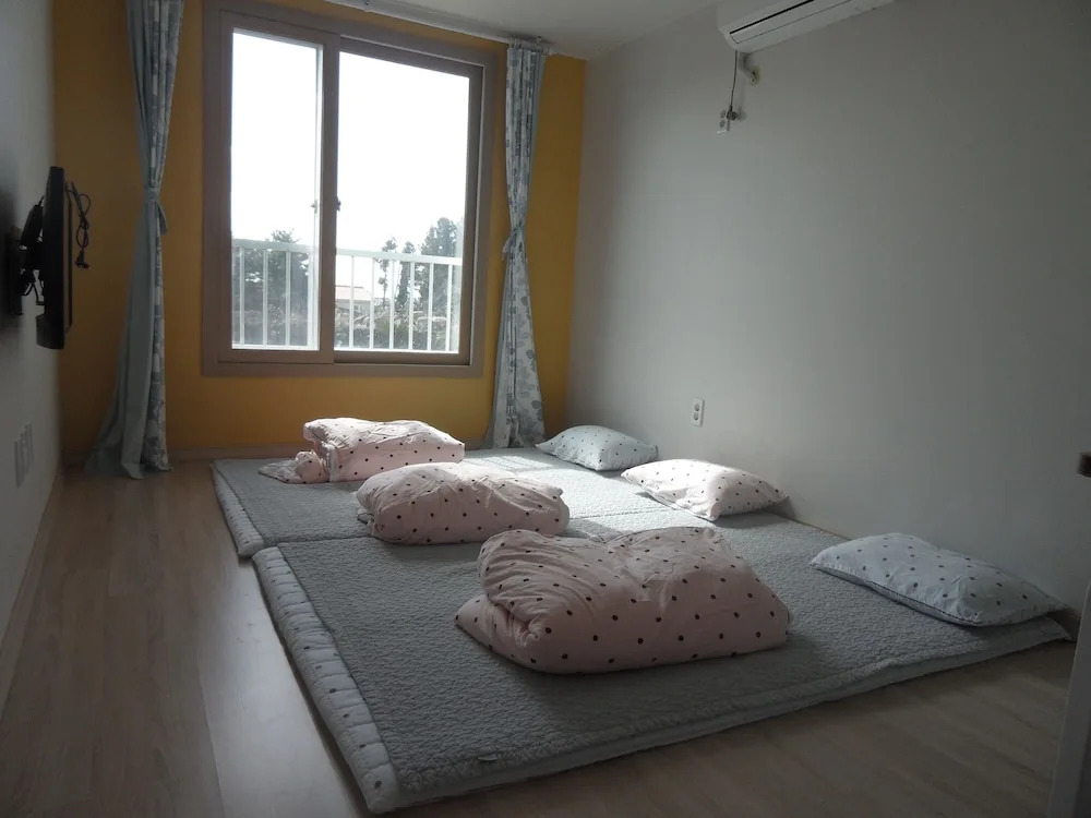 2013 Guesthouse