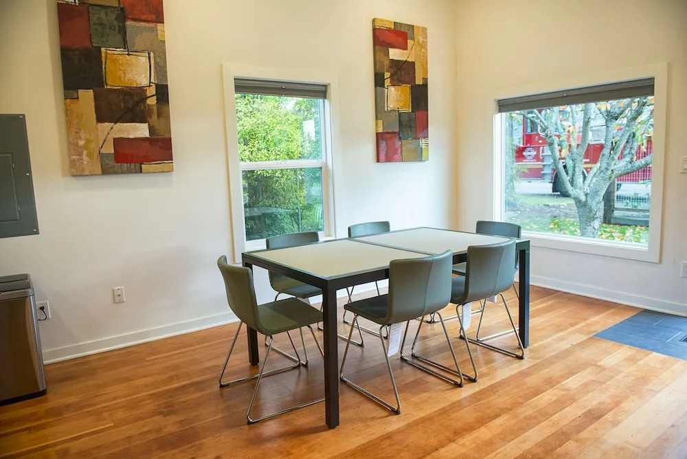 3528 SW 98th Street Home by RedAwning