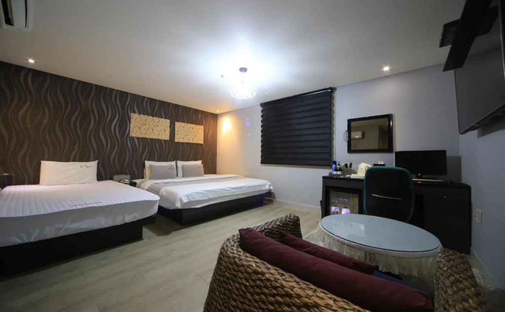 Busan H-AVENUE Hotel Seomyeon Station