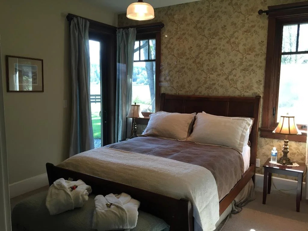 Country Bay Manor B&B