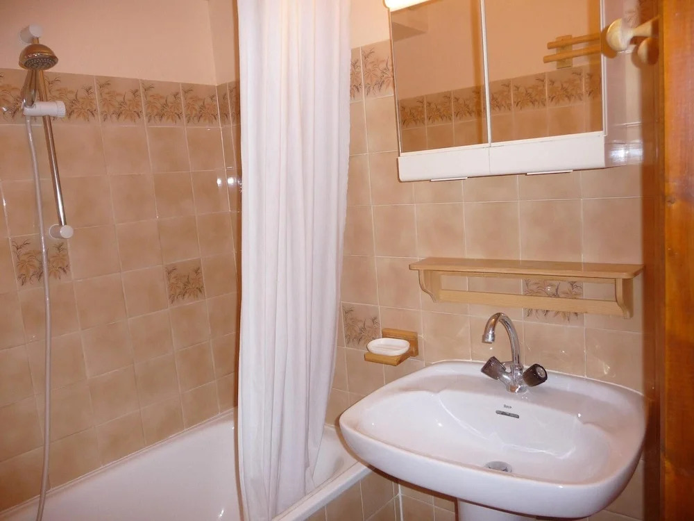 Rochechateau N°11 : Studio Cabine 3 Personnes / Studio Cabin 3 People