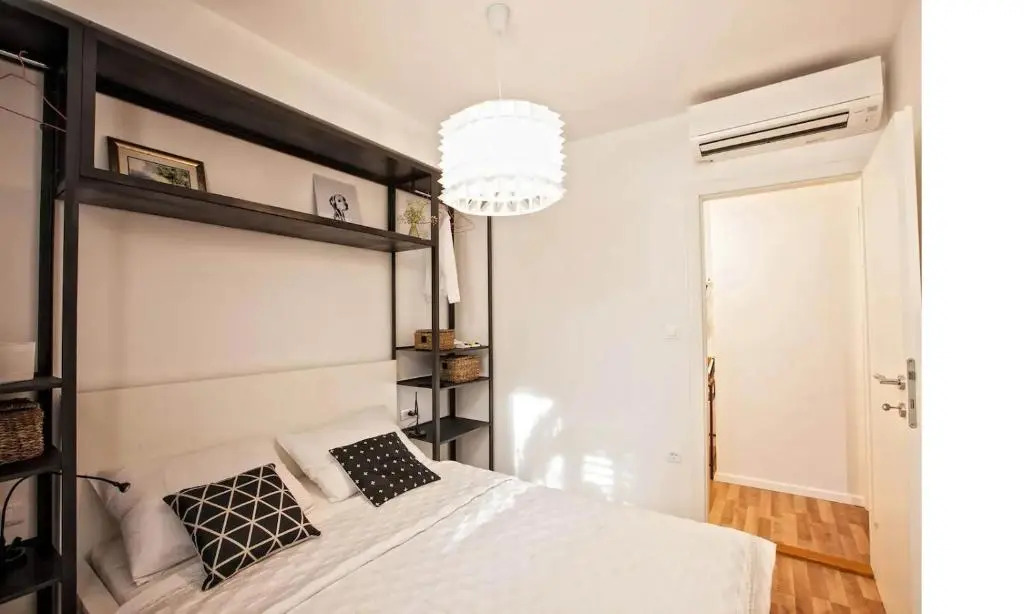 Batchae, Two Bedroom Flat near Bačvice Beach
