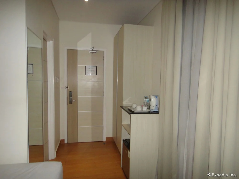 ZEN Rooms Hamersons Cebu