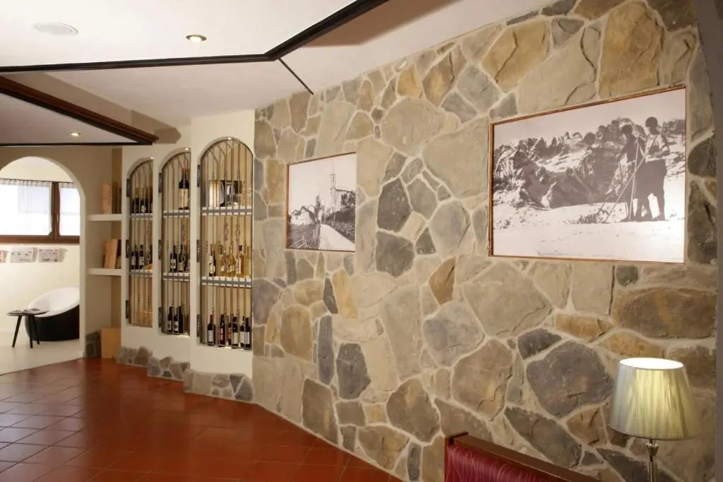 Hotel De la Ville