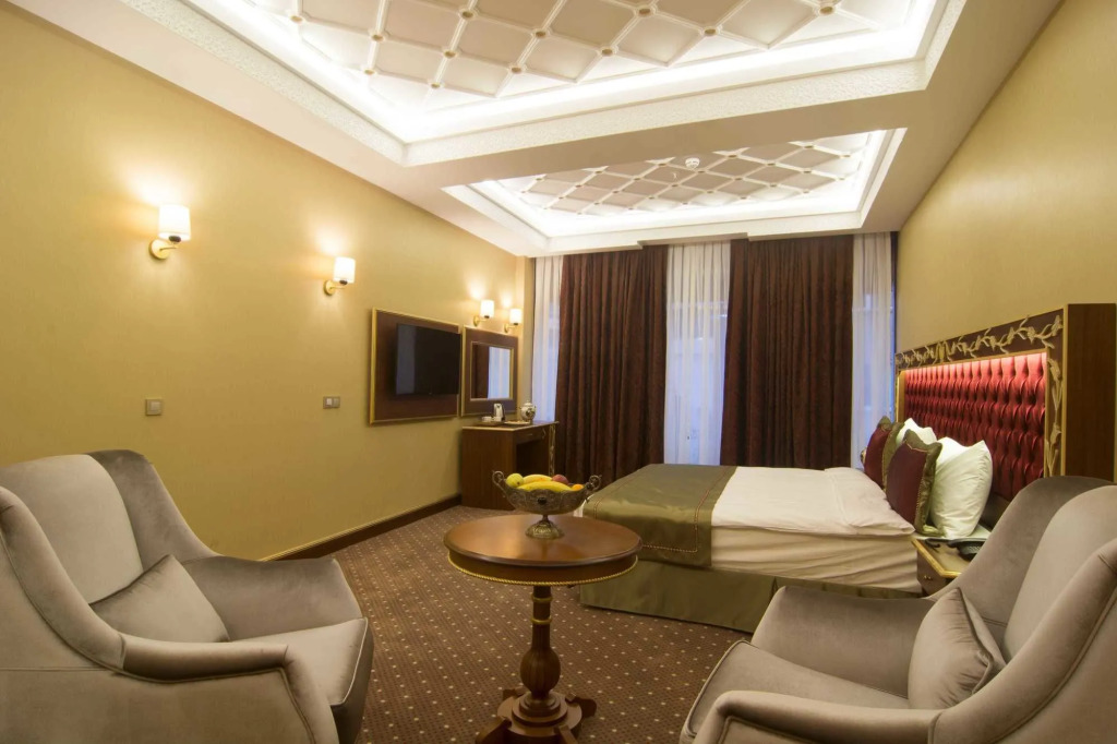 MB Deluxe Hotel