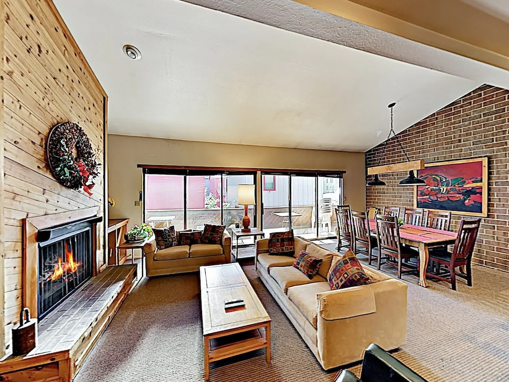New Listing! Townhome W/ Sauna: Walk To Lifts 3 Bedroom Townhouse