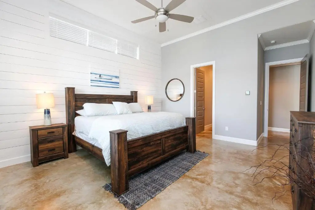 Luxury Lake LBJ House with Heated Swimming Pool and Spill Over Hot Tub and 2 Boat Slips