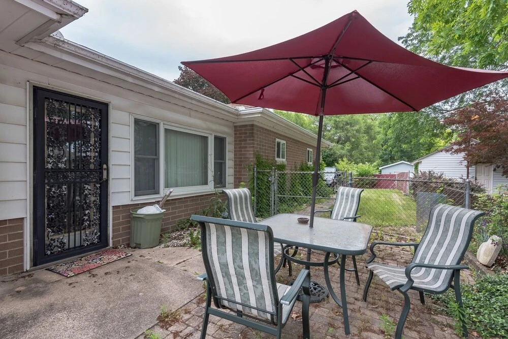 Quiet Comfy 2 Br Home In South Bend, Minutes From Notre Dame! Pet Friendly! 2 Bedroom Home by Redawning