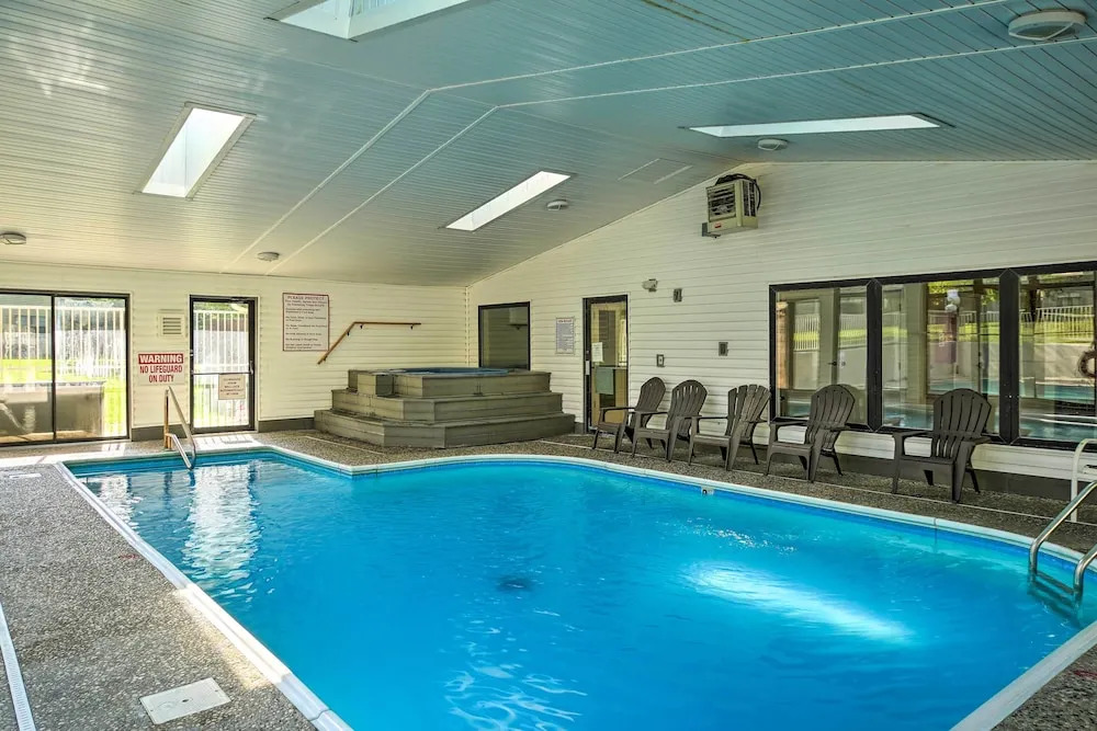 Branson Condo: 1 Mi to Dolly Parton's Stampede!