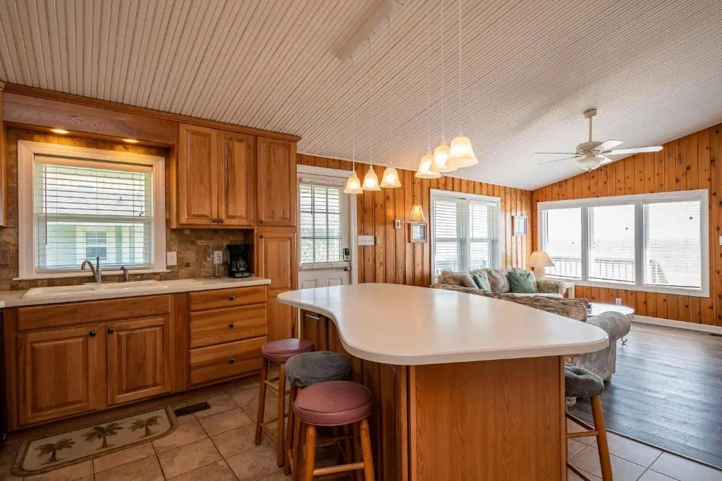 Windward Mark by Oak Island Accommodations