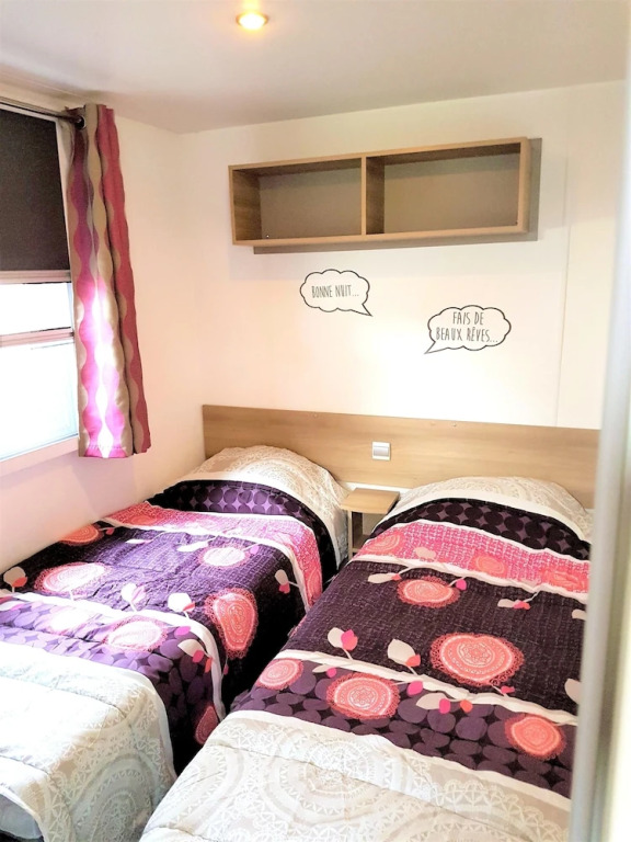 Bungalow With 2 Bedrooms in Saint-jean-de-monts, With Shared Pool, Furnished Terrace and Wifi - 1 km From the Beach