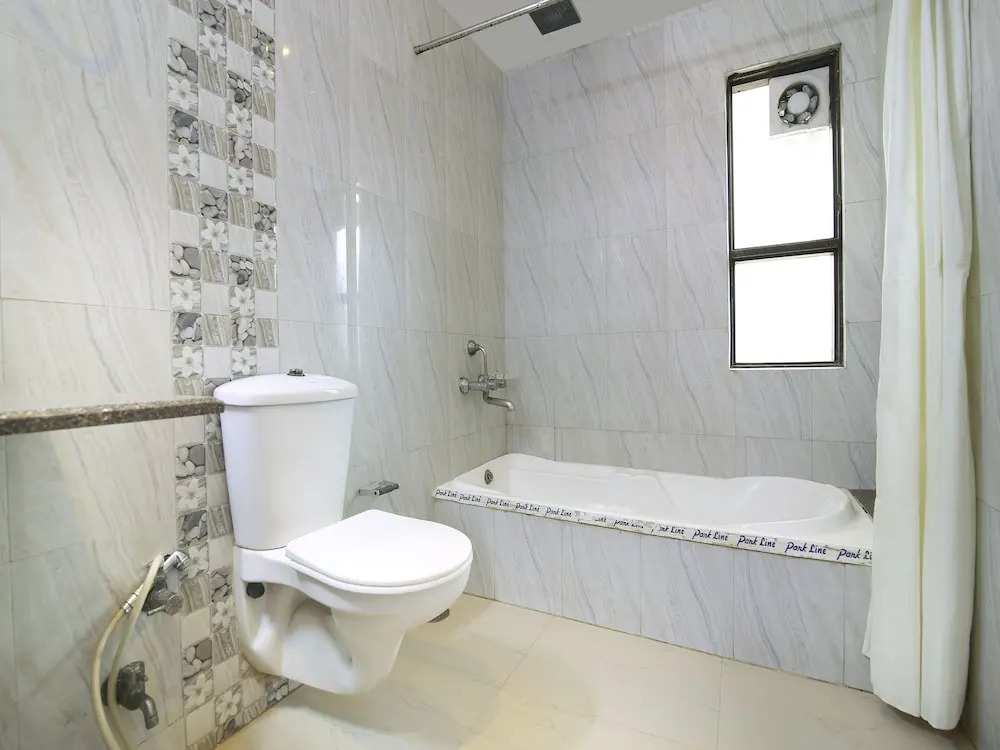 Capital O 4012 Hotel Agra Cantt
