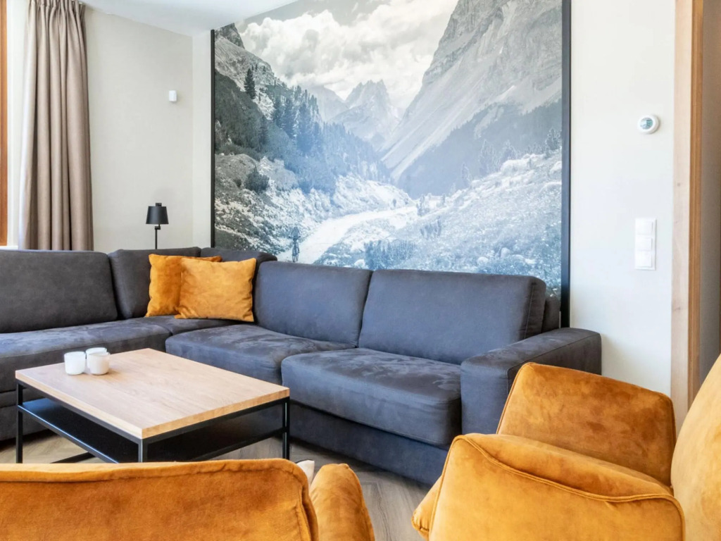 Luxury apartment with sauna, Zamang lift at 600 m.