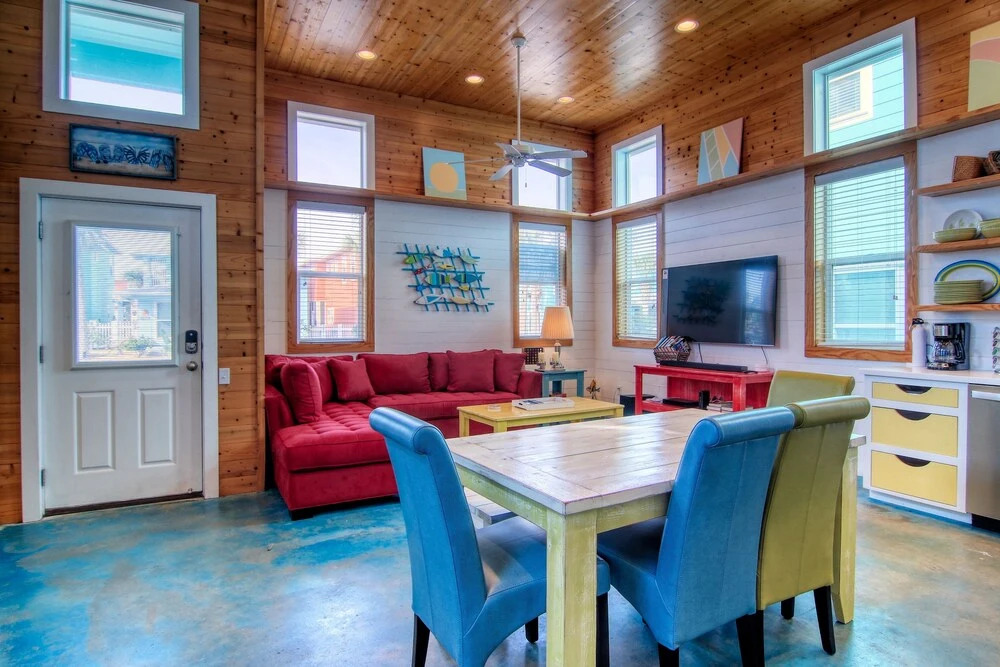 Flip Flops and Shades 3 Bedrooms 2 Bathrooms Home