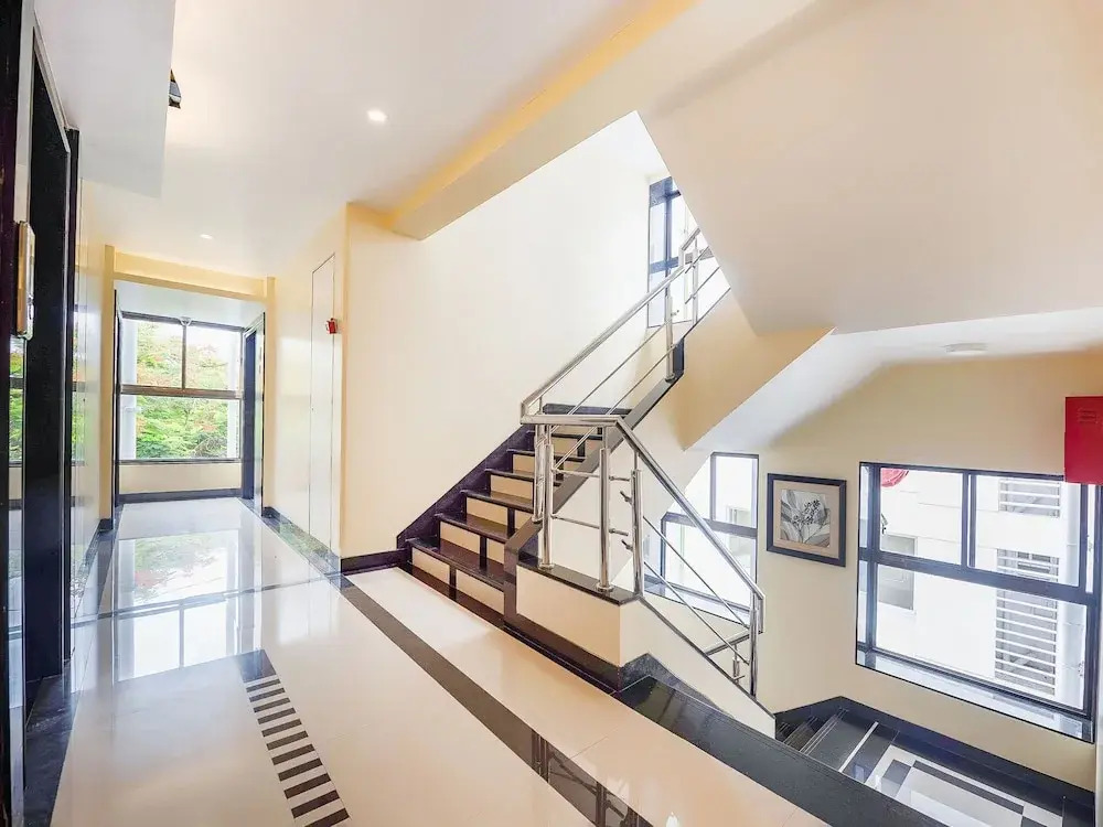 Edition O 30016 Citiotel Shivajinagar