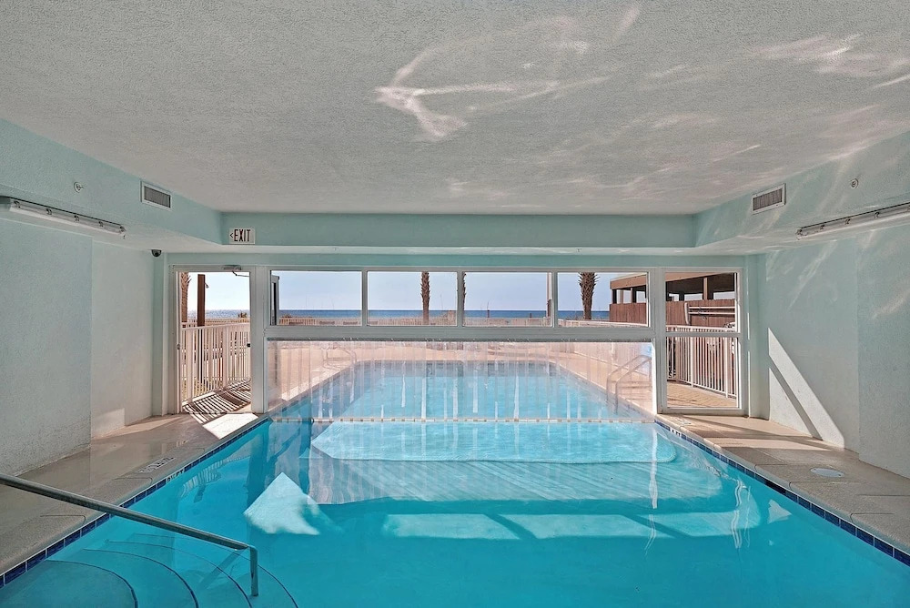 Beautiful Ocean Views! 2-Bedroom, 2-Bathroom! Resort Pools