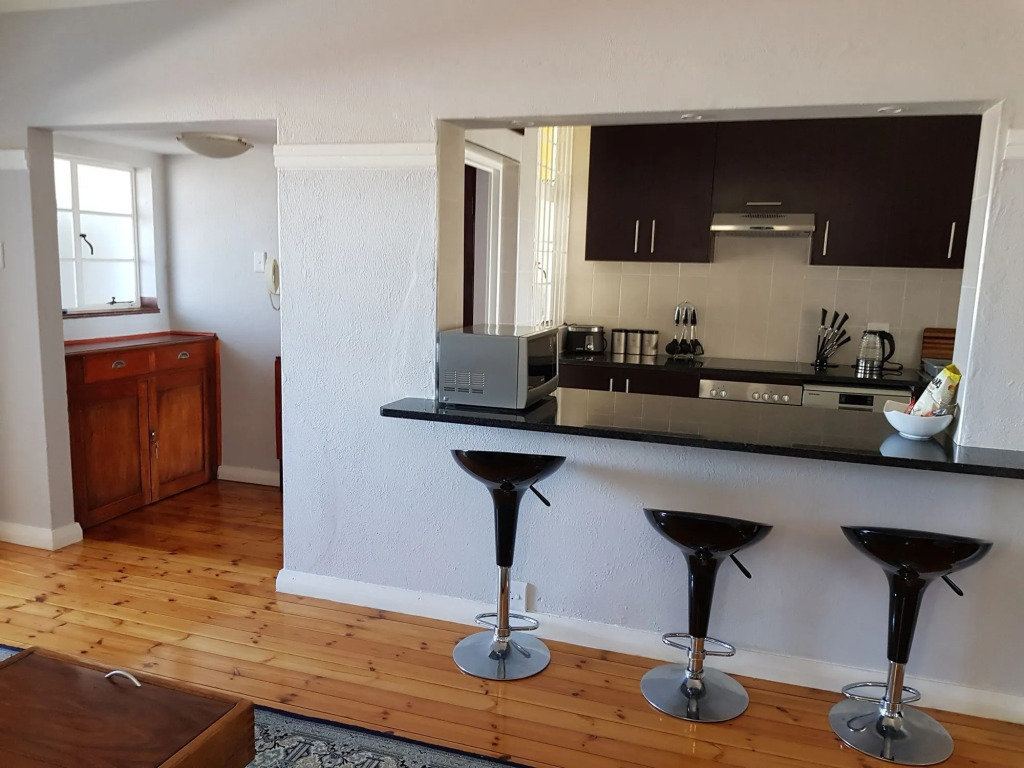 Bramber Court Art-Deco Self-Catering Apartments