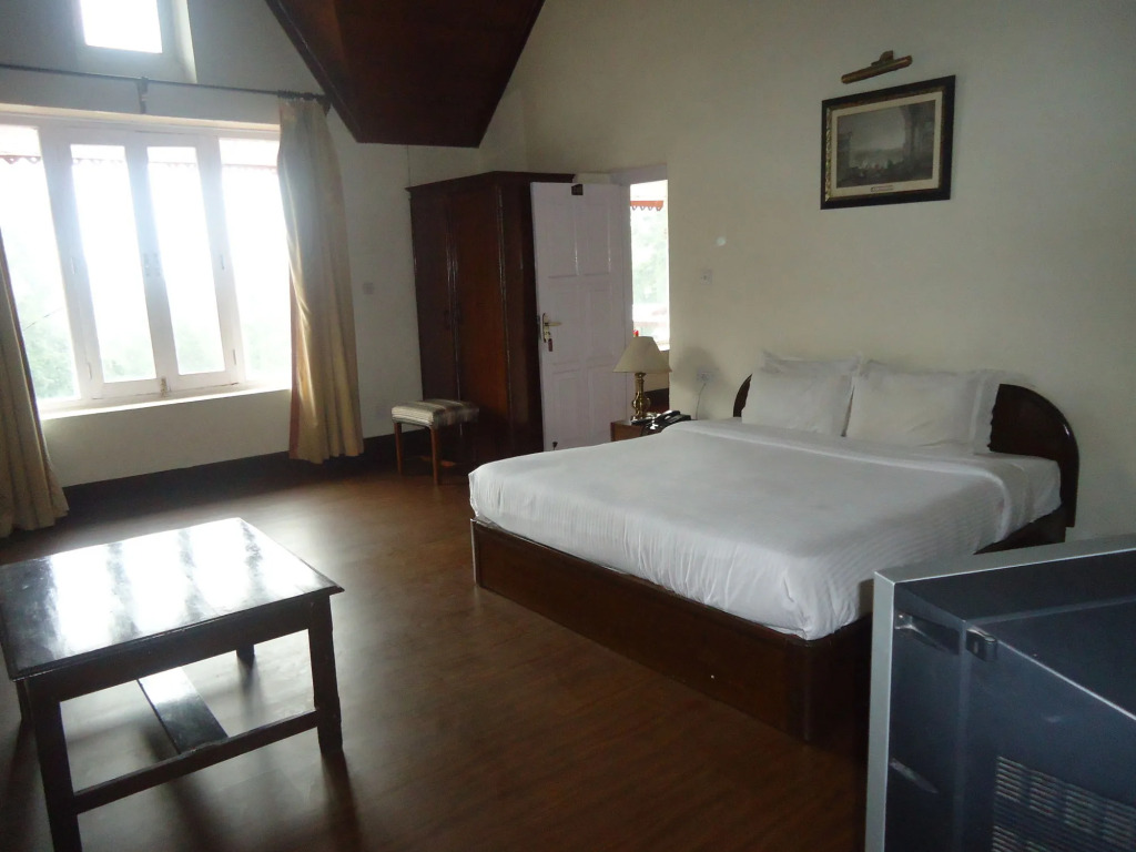 The Earl's Court, Nainital