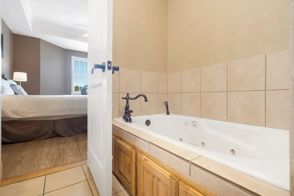 Blue Bird Hideaway - Near Silver Dollar City
