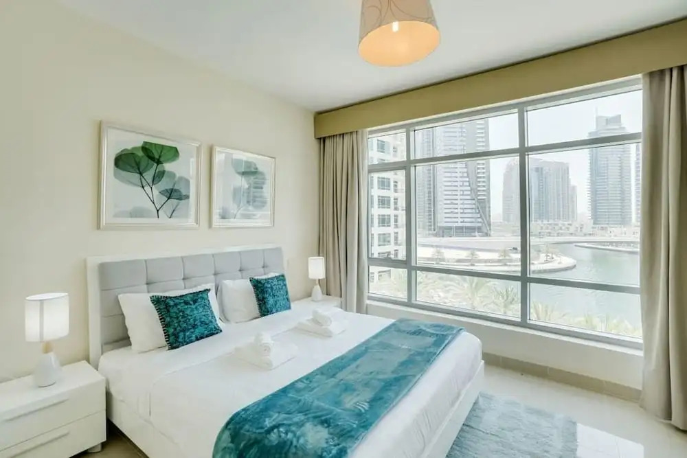 Modern Apartment in Dubai Marina Amazing Pool!