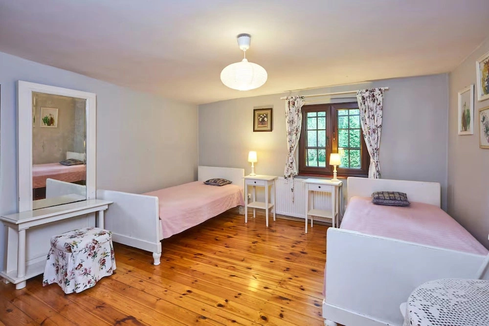 Spacious Holiday Home, Pool, Sauna, Whirlpool