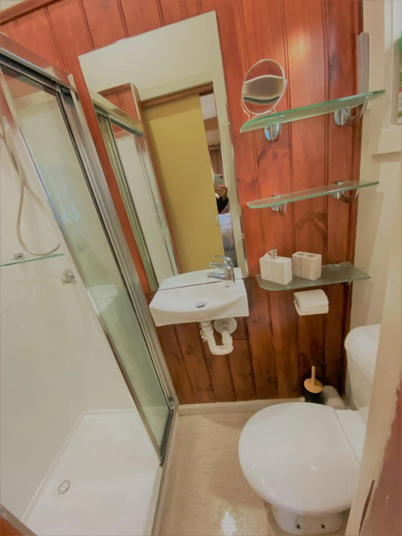 Mountain Retreat Suitable for 2 Families, Sleeps 8