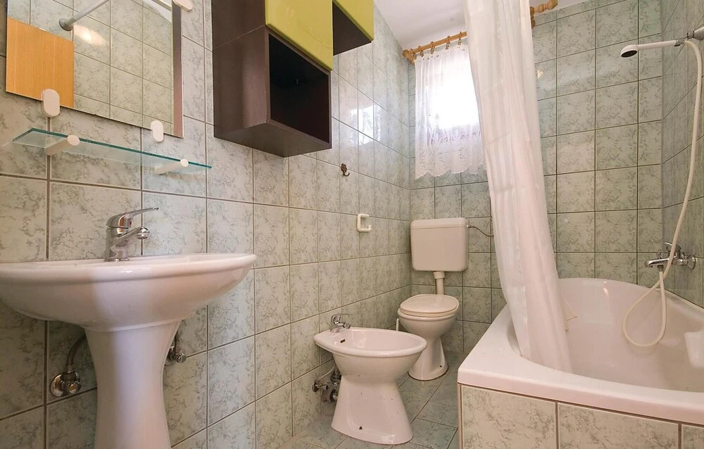 Awesome Apartment in Jasenice With 3 Bedrooms and Wifi