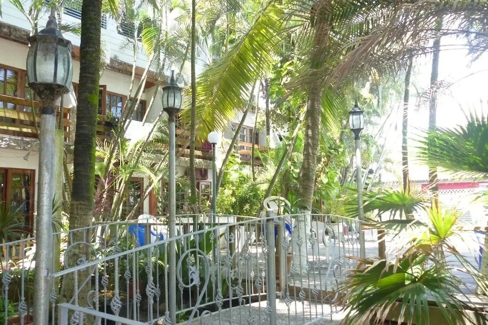 Hotel Sherwood