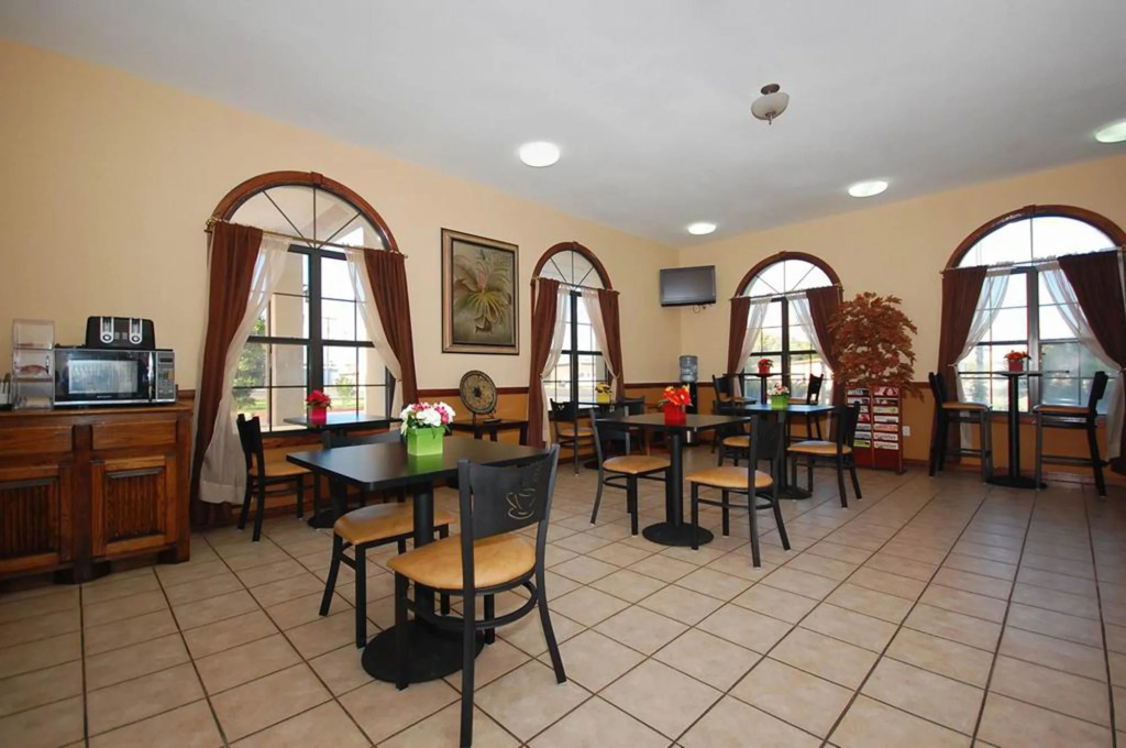 SureStay Hotel by Best Western Alice