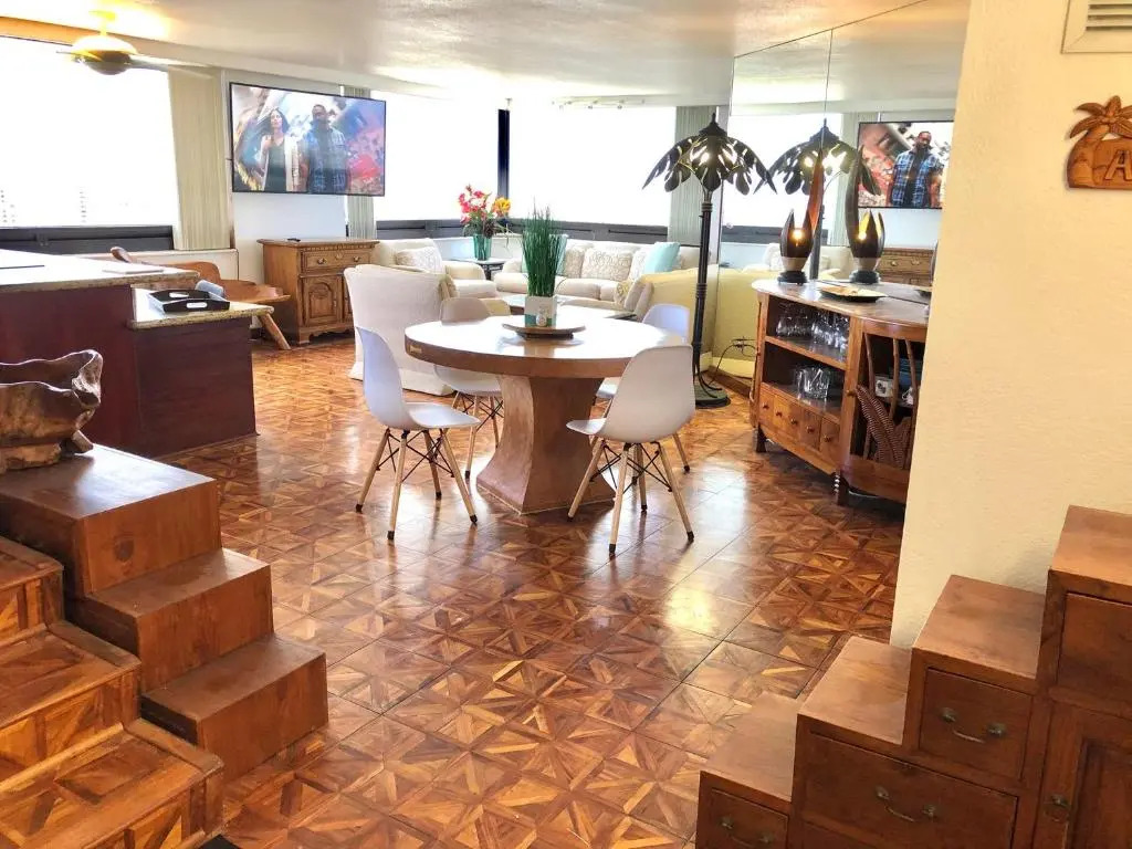 Hawaiian Monarch Penthouse 3bedroom